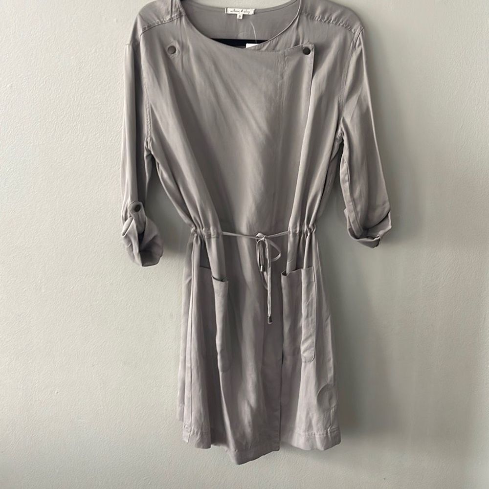 Willow & Clay Wrap Front Dress Size small chinch waist snap front zipper NWT